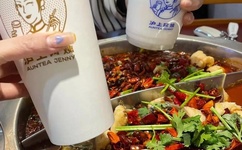 AV日日碰狠狠躁久久躁